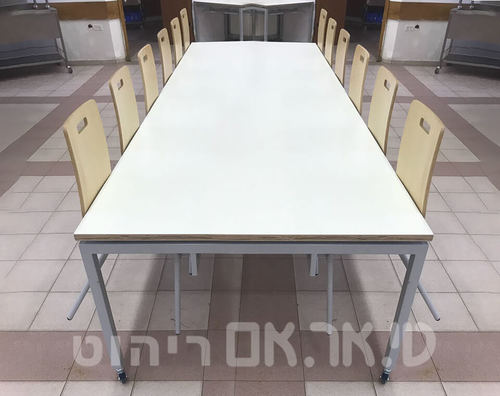 שולחן לחדר אוכל