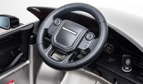 מכונית ממונעת 12V לילדים בדמות ריינג' רובר Range Rover Evoque עם שלט רחוק, אורות ומושב כפול - שחור