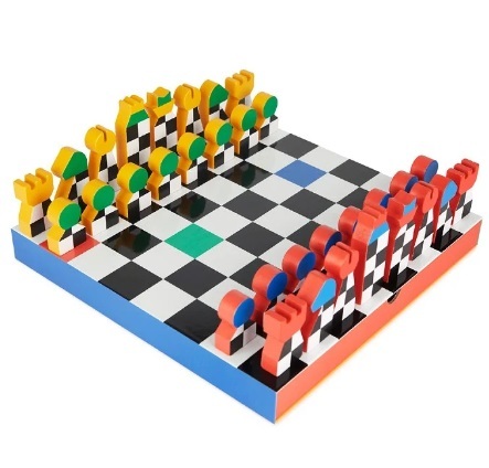 משחק שחמט מעוצב עם מגירות אחסון Chess