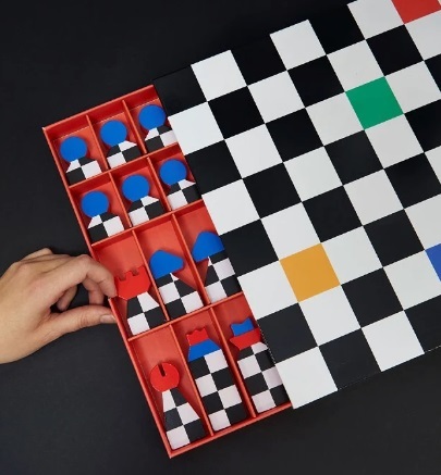 משחק שחמט מעוצב עם מגירות אחסון Chess