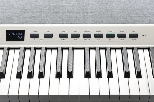 פסנתר חשמלי 88 קלידים נייד לבן KURZWEIL KA P1 WH