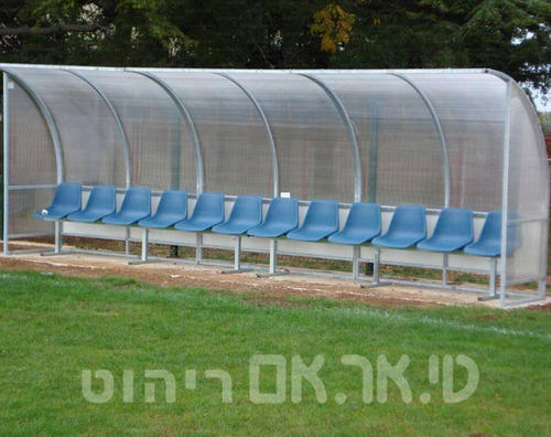 קבינה לשחקנים עם חיפוי חלבי