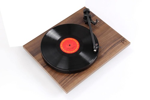 פטיפון ידני Rega Planar 1 Plus