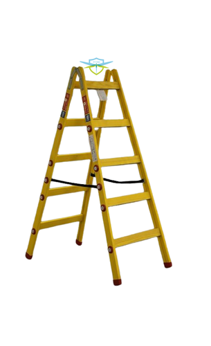 סולם עץ תיקני 4 שלבים דגם S2-104 מעץ קרוליינה אמריקאי, גובה 1.3 מטר עם רצועת ביטחון מחוזקת, רגליות פלסטיק ותו תקן ישראלי. תוצרת קיבוץ קדרים