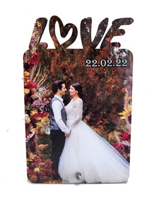מעמד שולחני לאורך "LOVE" עם רגלית ניקל והדפסה אישית