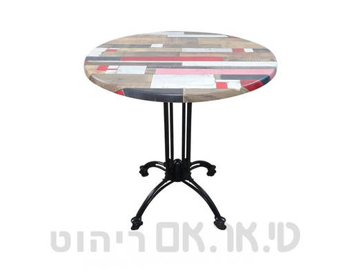 שולחן עצים אדום