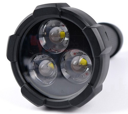 פנס יד לד לנסר  LED LENSER P18R WORK