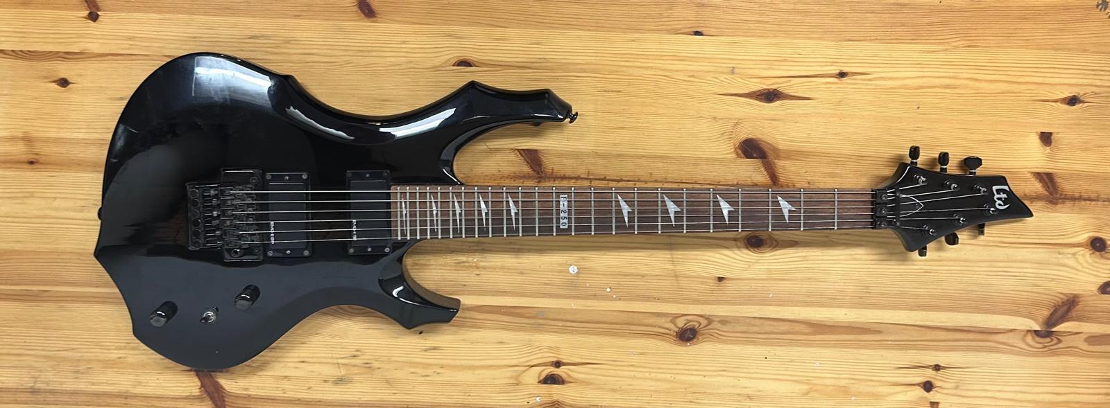 ****נמכרה****גיטרה חשמלית משומשת ESP LTD דגם F-250