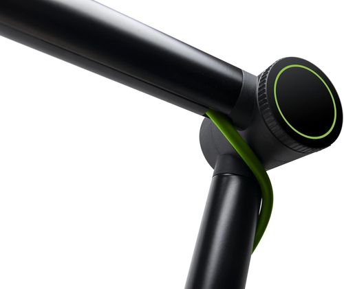 זוית נוספת Mackie DB-200 Premium Desktop Boom Arm