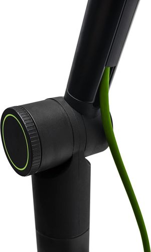 זוית נוספת Mackie DB-200 Premium Desktop Boom Arm