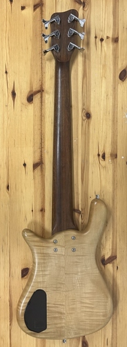 גיטרה בס 6 מיתרים משומשת Warwick Streamer LX6