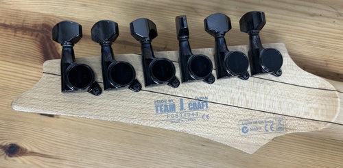 **** נמכרה **** גיטרה חשמלית משומשת Ibanez Prestige Team J Craft