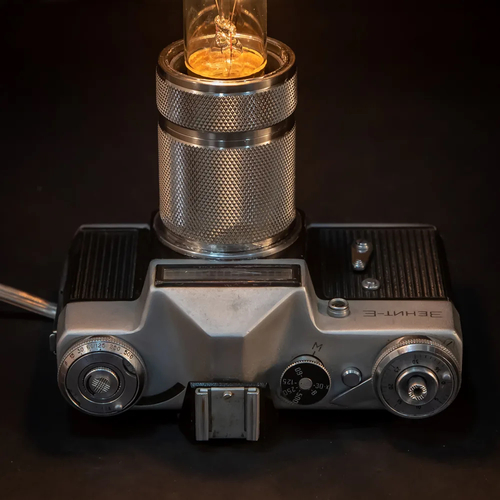 Back To Light Zenit E 1965 נורת מצלמה דקורטיבית