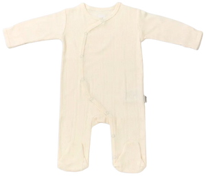 אוברול עם רגליות מבד פוינטל 100% כותנה עם חפתי כף יד למניעת שריטות 0-3 - קרם