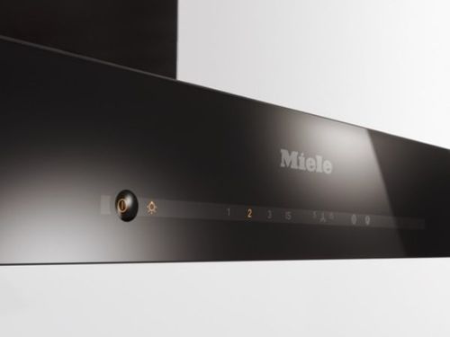 קולט אדים צמוד קיר דגם DA6690 שחור מילה Miele