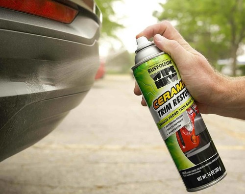 ספריי לחידוש פלסטיק לרכב תוצרת  RUST OLEUM