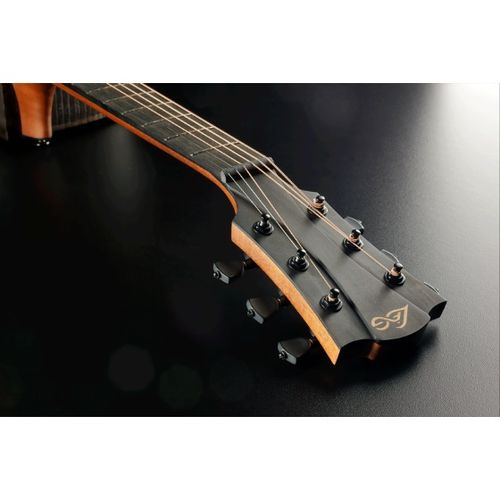 זוית נוספת Lag Sauvage-JCE Electric Acoustic Guitar