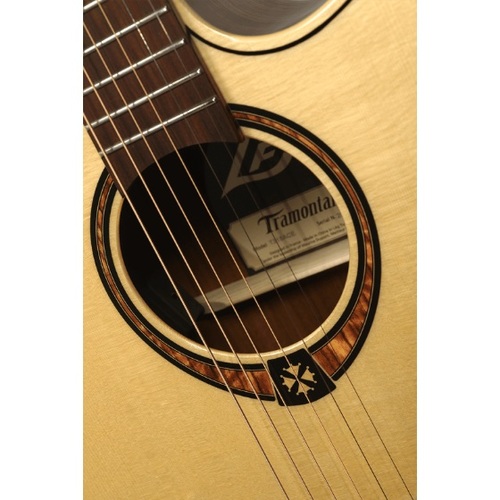 זוית נוספת Lag TRAMONTANE 318 - AUDITORIUM Cutaway Electro