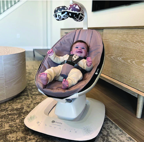ממרו mamaroo מפוארת צבע ורוד עץ - דגם 5.0 נדנדה לתינוק בטכנולוגיה מתקדמת, אפשרות חיבור לבלוטוס, עם 5 תנועות נדנוד יחודיות.