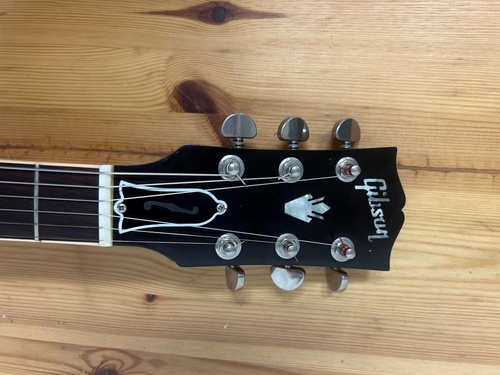 *****נמכרה*****חשמלית משומשת Gibson ES 335 2015