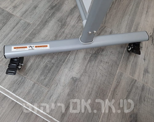 רגליים של מחיצה