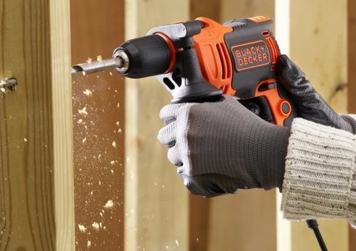 מקדחה חוטית וסט אביזרים Black+Decker BEH710SA32-QS 710W