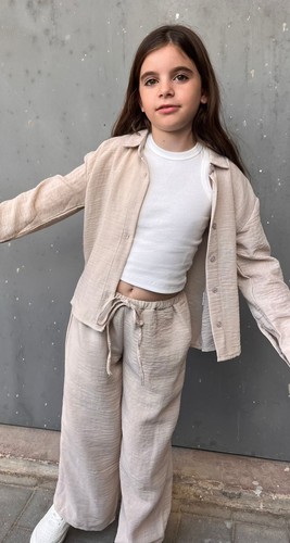 מכופתרת קלאסית קלי