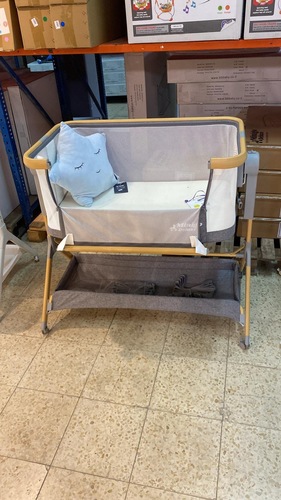 עריסה נצמדת (מתחברת)למיטת ההורים על גלגלים 3 ב 1 מיני גו דלוקס אייר- minigo DELUXE AIR צבע: אפור בשילוב דמוי עץ