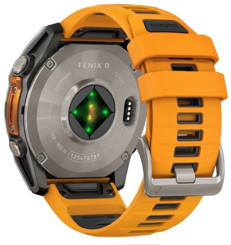 שעון חכם Garmin Fenix 8 AMOLED Sapphire 51mm טיטניום עם רצועת סיליקון כתומה