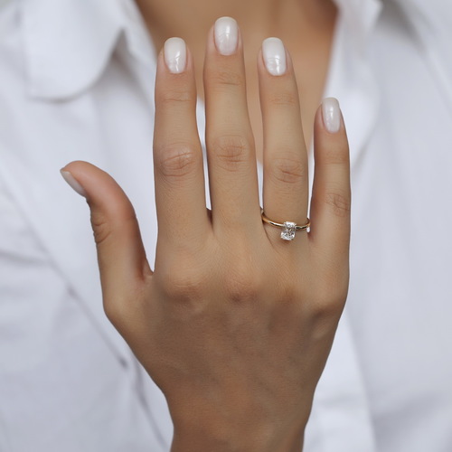 טבעת אירוסין יהלום אמרלד 1.0ct זהב 14K