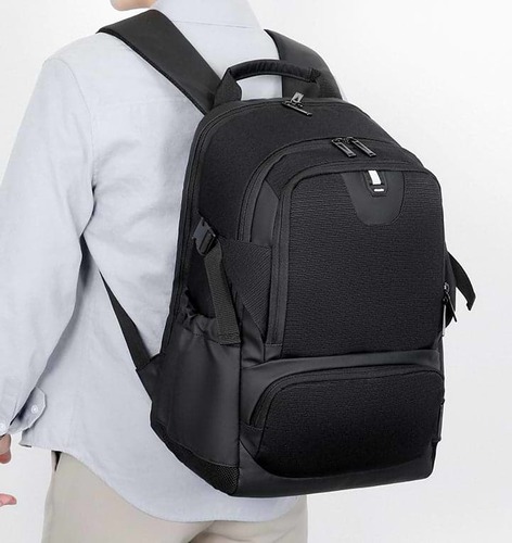  The Tech-Transporter Laptop Pack 