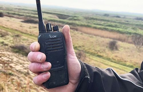 מכשיר קשר דיגיטלי ואנלוגי לפתרונות חירום