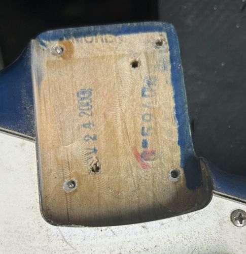***נמכרה*** גיטרה חשמלית משומשת Fender Stratocaster Highway One