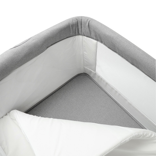 עריסה נצמדת למיטת הורים דאלאס עם מזרן, כילה, משטח אחסון ואפשרות חיבור לגלגלים - אפור