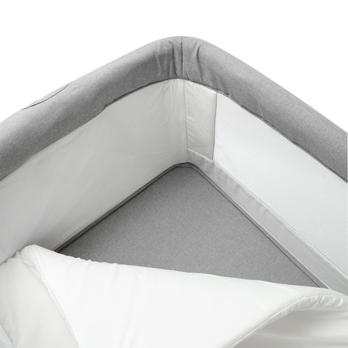 עריסת תינוק דאלאס עם מזרן, כילה, משטח אחסון ואפשרות חיבור לגלגלים - מרווה/מסגרת דמוי עץ