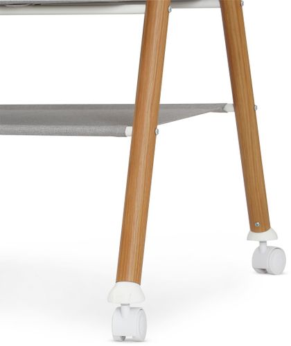 עריסת תינוק דאלאס עם מזרן, כילה, משטח אחסון ואפשרות חיבור לגלגלים - מרווה/מסגרת דמוי עץ