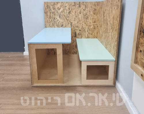 פינה משולבת שולחן וספסל