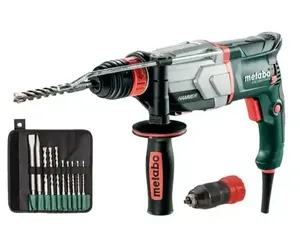 פטישון 28 מ"מ עם פוטר נוסף מבית metabo עם שרוול איסוף אבק וסט איזמלים.