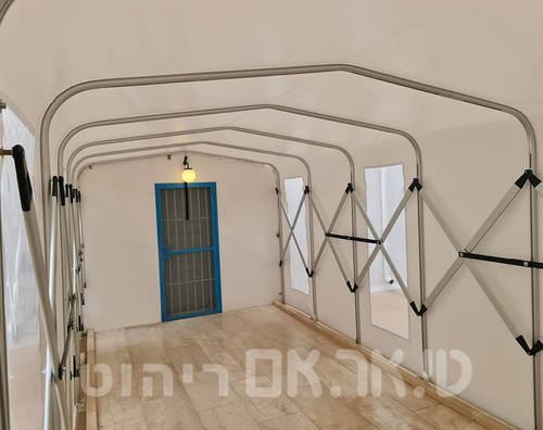 שרוול מעבר עם חלונות