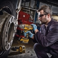 מפתח רטיטה 18V XR 1/2″ High Torque (גוף בלבד) – DCF899HN