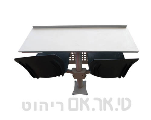 שולחן עיתונאים באצטדיון, עכו