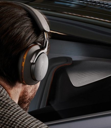 אוזניות Bowers & Wilkins Px8 McLaren Edition - צבע Galvanic Grey & Papaya Orange