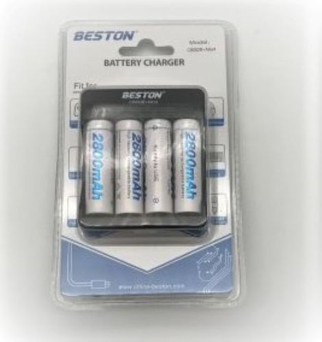 מטען סוללות + ארבע סוללות נטענות AA בהספק 2800mAh.