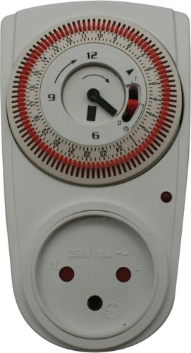 שעון תקע קוצב זמן 24 שעות.