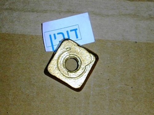 אום מרובע M10 פליז