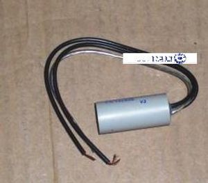 קבל רעשים 0.1 מיקרו עם חוטים