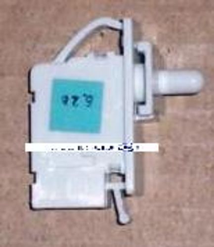 לחצן תאורה שבת מקרר LG