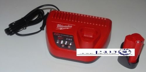 סט מעיל מחמם סוללה + מטען צבע אדום מידה M12HJ XL