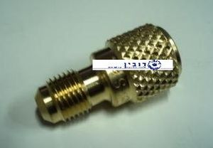 ונטיל + מחבר לגז 410 ניפל 1/4X1/2