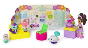 ערכת דמויות יום ההולדת של קייקי עם דמות גבי, 4 דמויות נוספות, צעצועי הפתעה ואביזרים